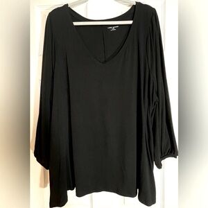 NWOT Lane Bryant Women's Plus Size V Neck Black
Top Size 26/28